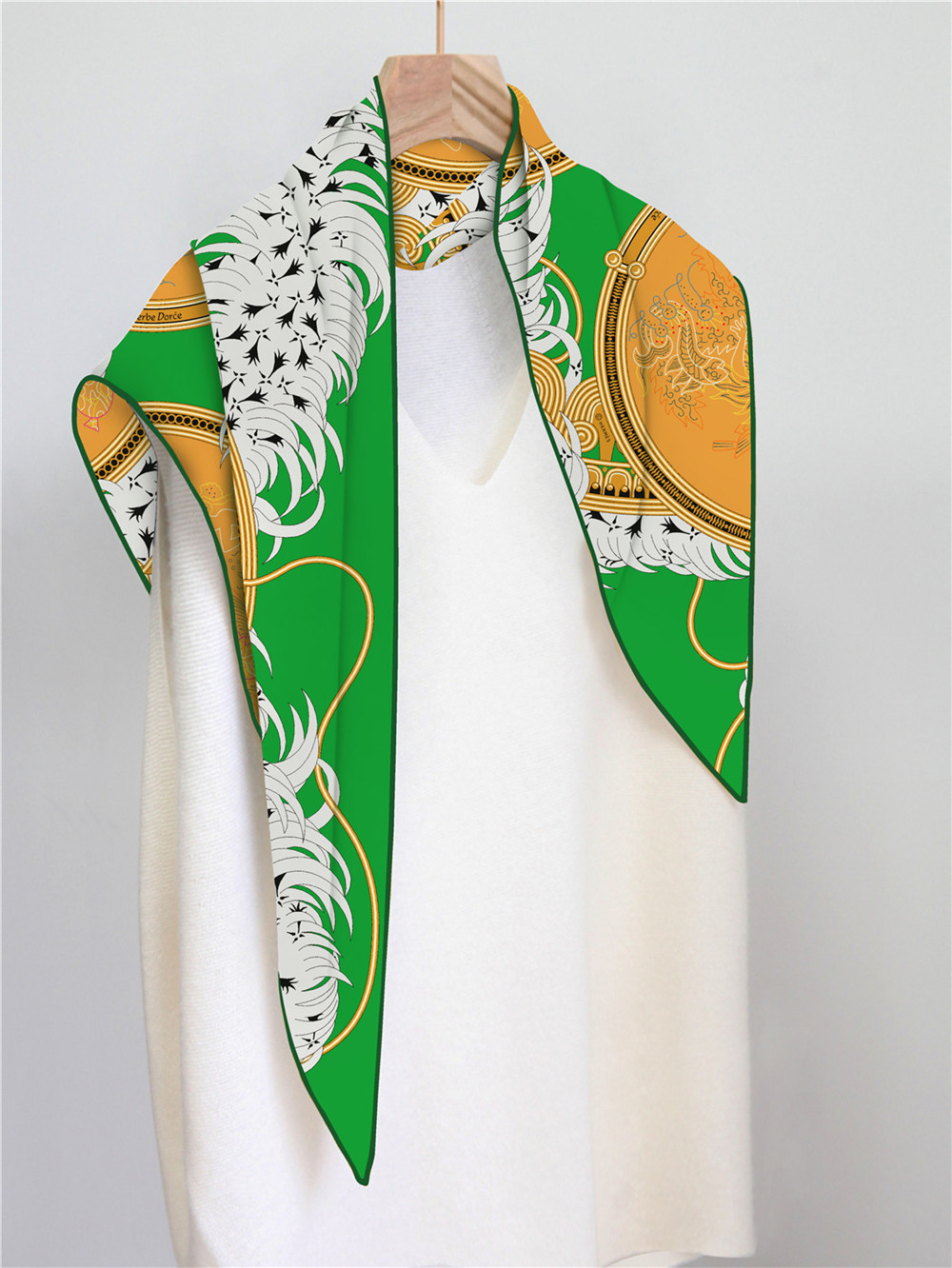 Triangle Silk Scarf Shawls Lux - Luxury Bags Hong Kong recension och pris